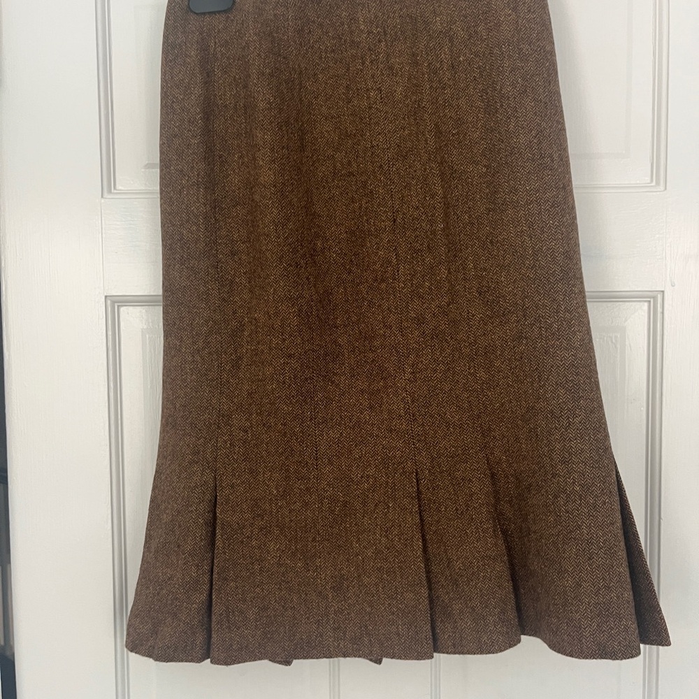 Chic Brown Tweed Skirt